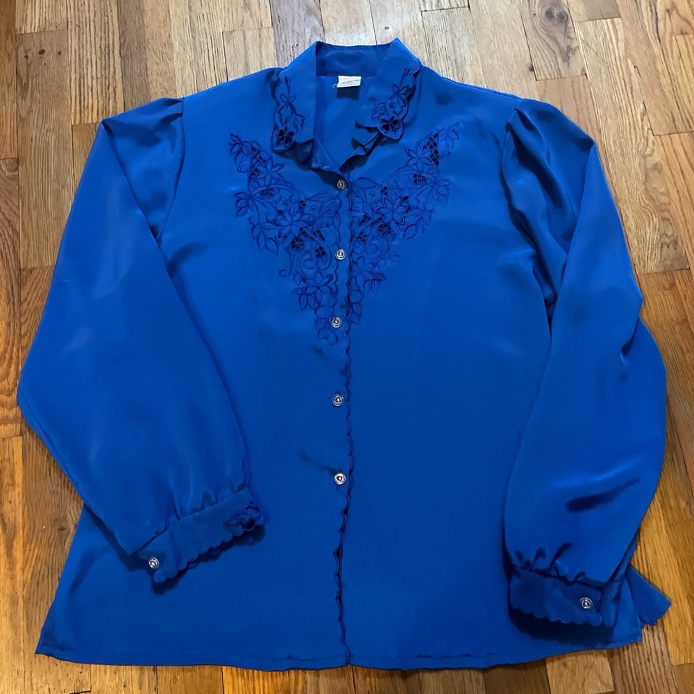 Vintage 70s embroidered Elegant Blue Button-Up Blouse - Picture 3 of 4